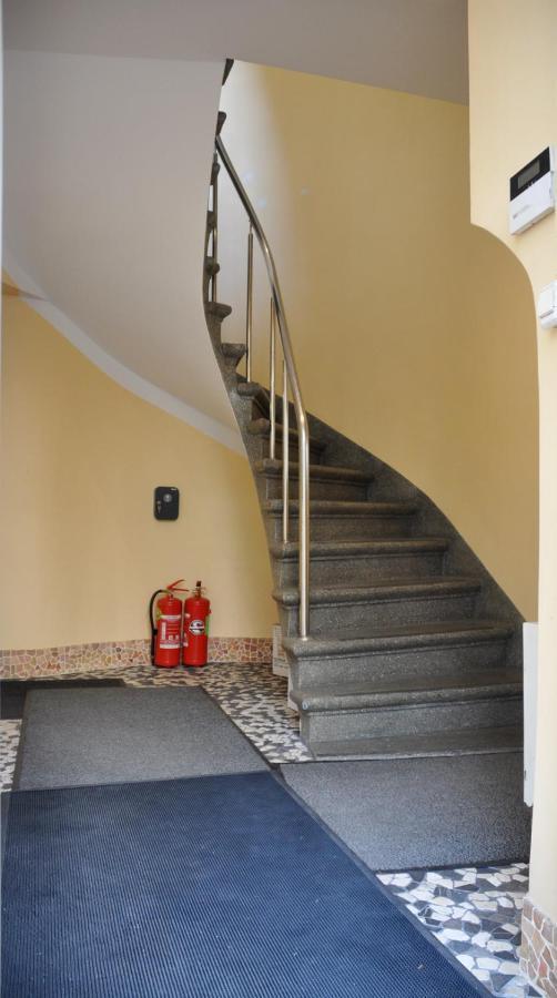 Riga City Center Quiet Apartment With Free Private Parking Extérieur photo